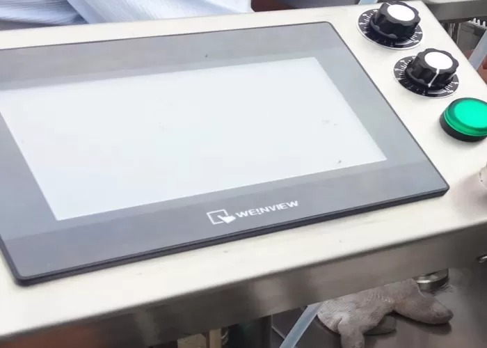 Elektronický stroj na plnenie tekutín s rozhraním dotykovej obrazovky Siemens